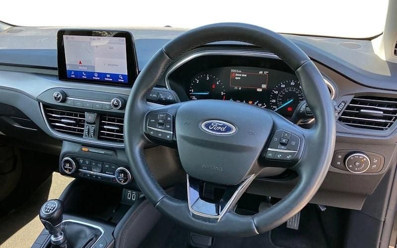 Used Ford Focus Titanium 120 HP (88 kW) 2021 Grey Hatchback