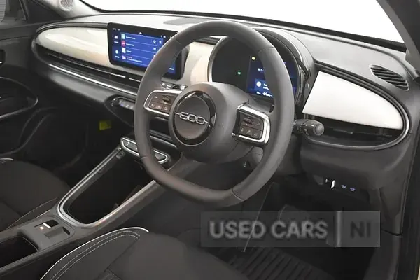 Used Fiat 600 100 HP (73 kW) 2025 White SUV