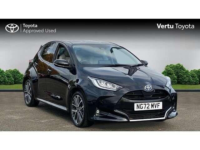 Black Used 2023 Toyota Yaris Hybrid Hatchback | £17,985 (A bit pricey) - Image 1/4