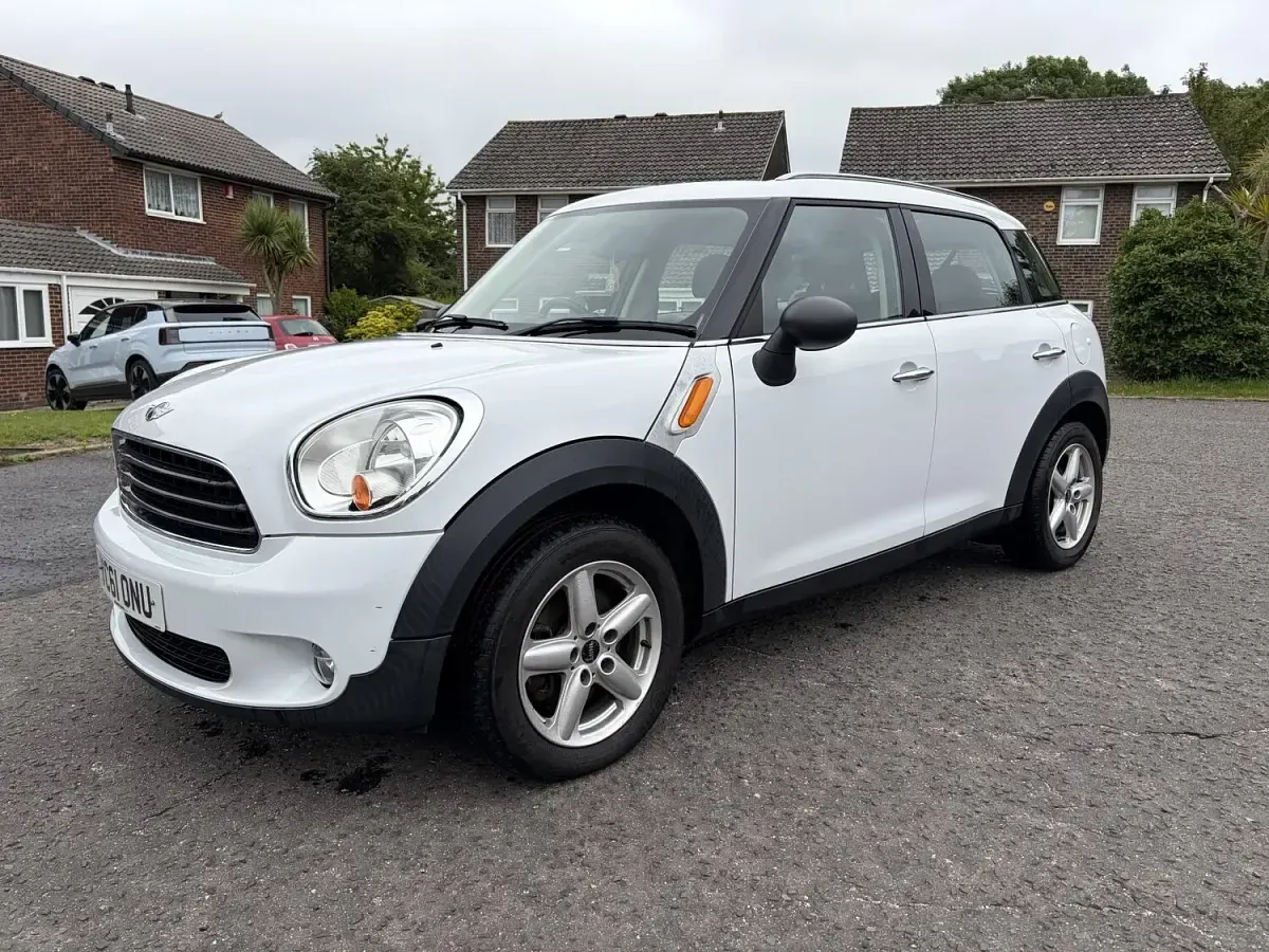 Used Mini Countryman 98 HP (72 kW) 2011 White SUV