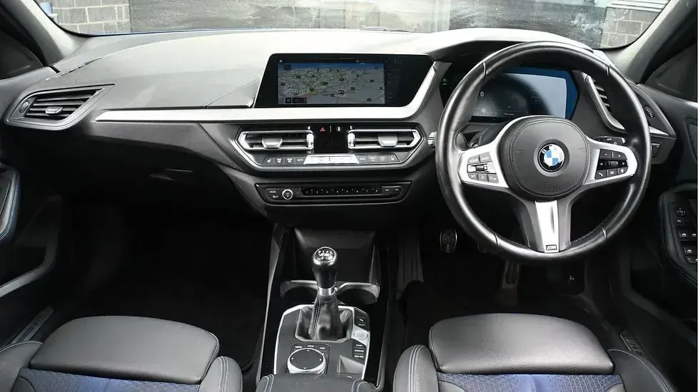Used BMW 118 M Sport 134 HP (98 kW) 2022 Blue Hatchback