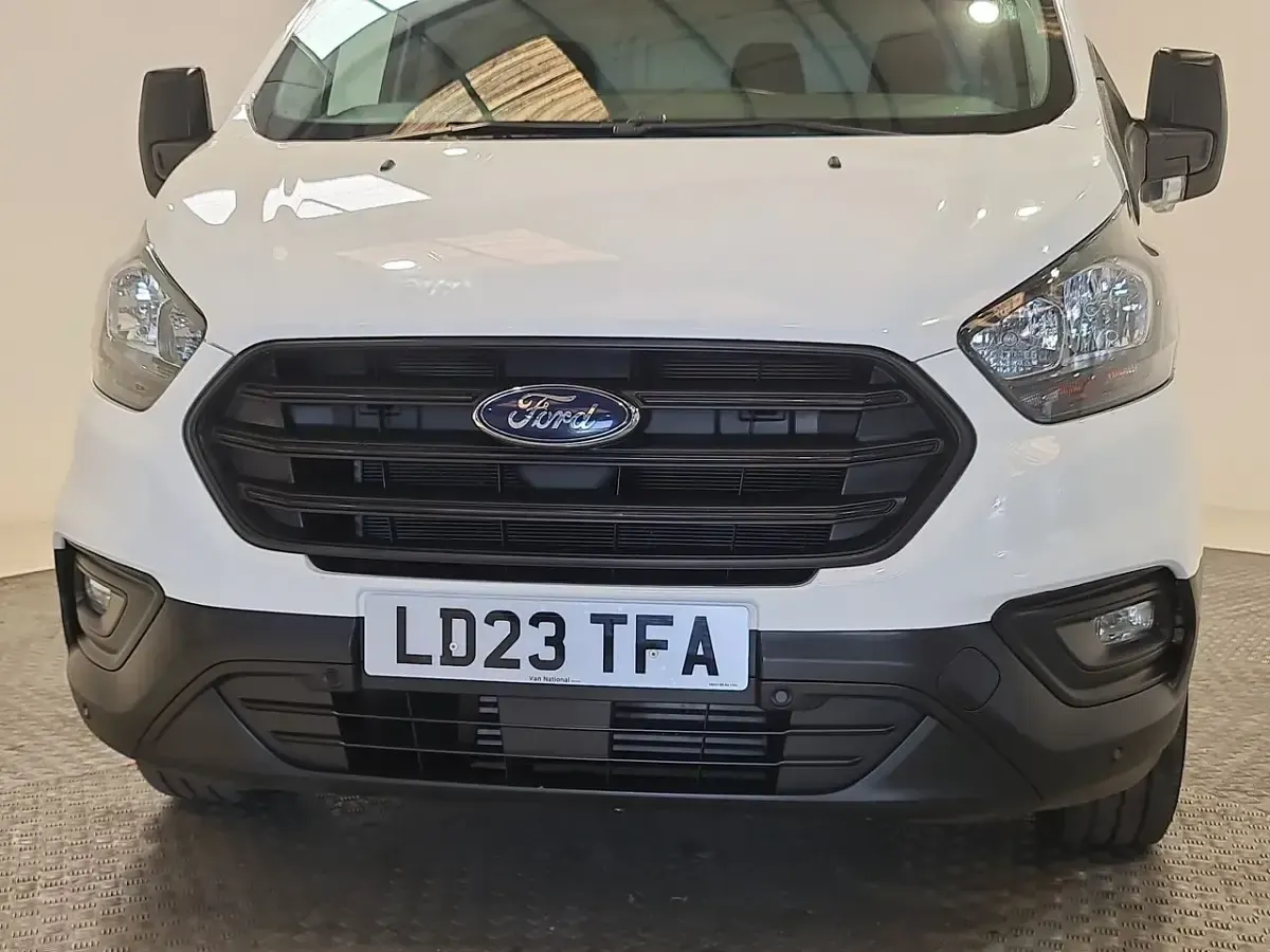 Used Ford Transit Custom 130 HP (95 kW) 2023 White Van