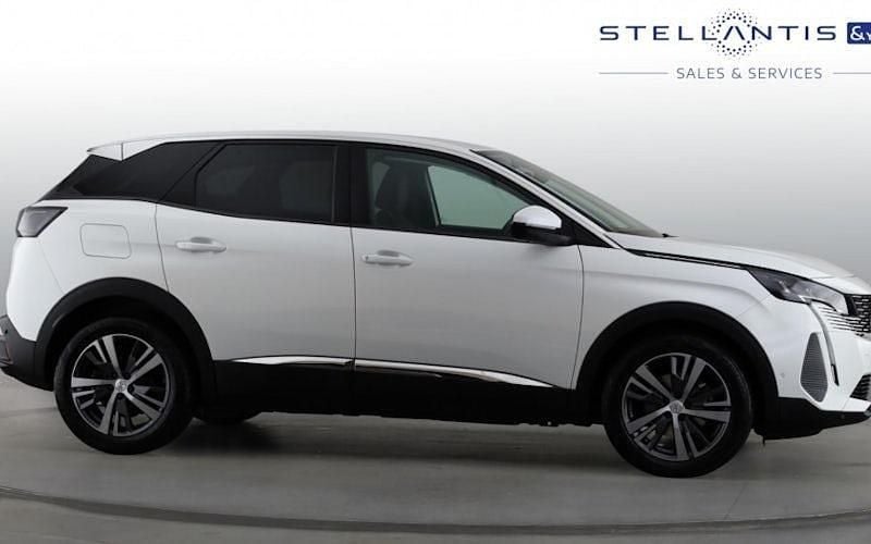 Used Peugeot 3008 Allure 131 HP (96 kW) 2021 Yellow Estate