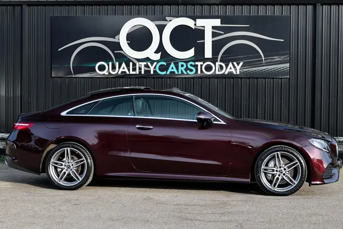 Begagnad Mercedes E220 AMG Line Premium 194 HK (142 kW) 2018 Röd Sportkupé