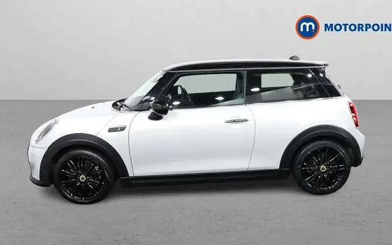 Used Mini Cooper Level 2 135 kW (184 HP) 2023 Hatchback