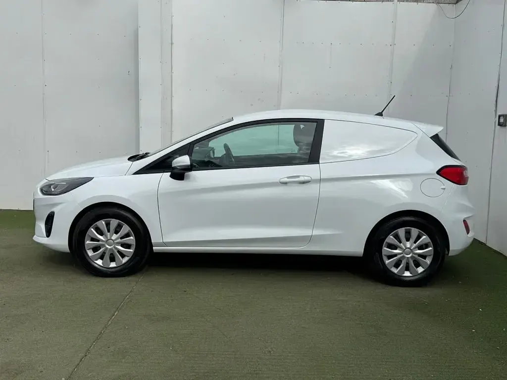 Used Ford Fiesta Trend 123 HP (90 kW) 2022 White Hatchback