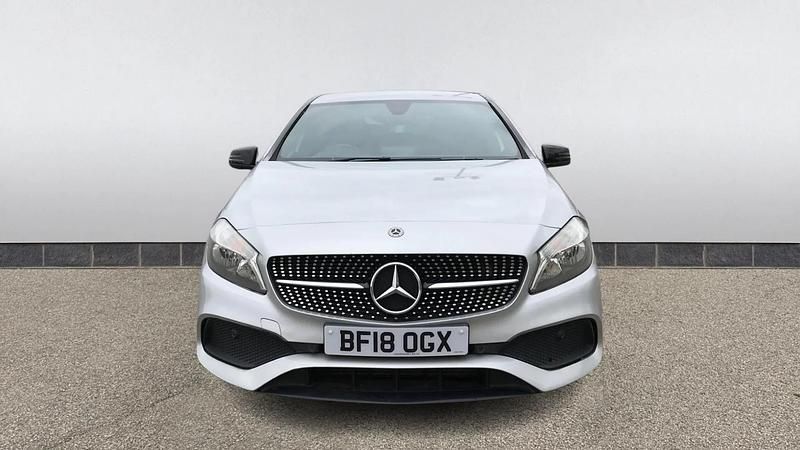 Used Mercedes A180 Executive 109 HP (80 kW) 2018 Silver Hatchback