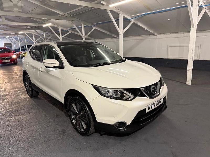 Used Nissan Qashqai Tekna 2014 White SUV