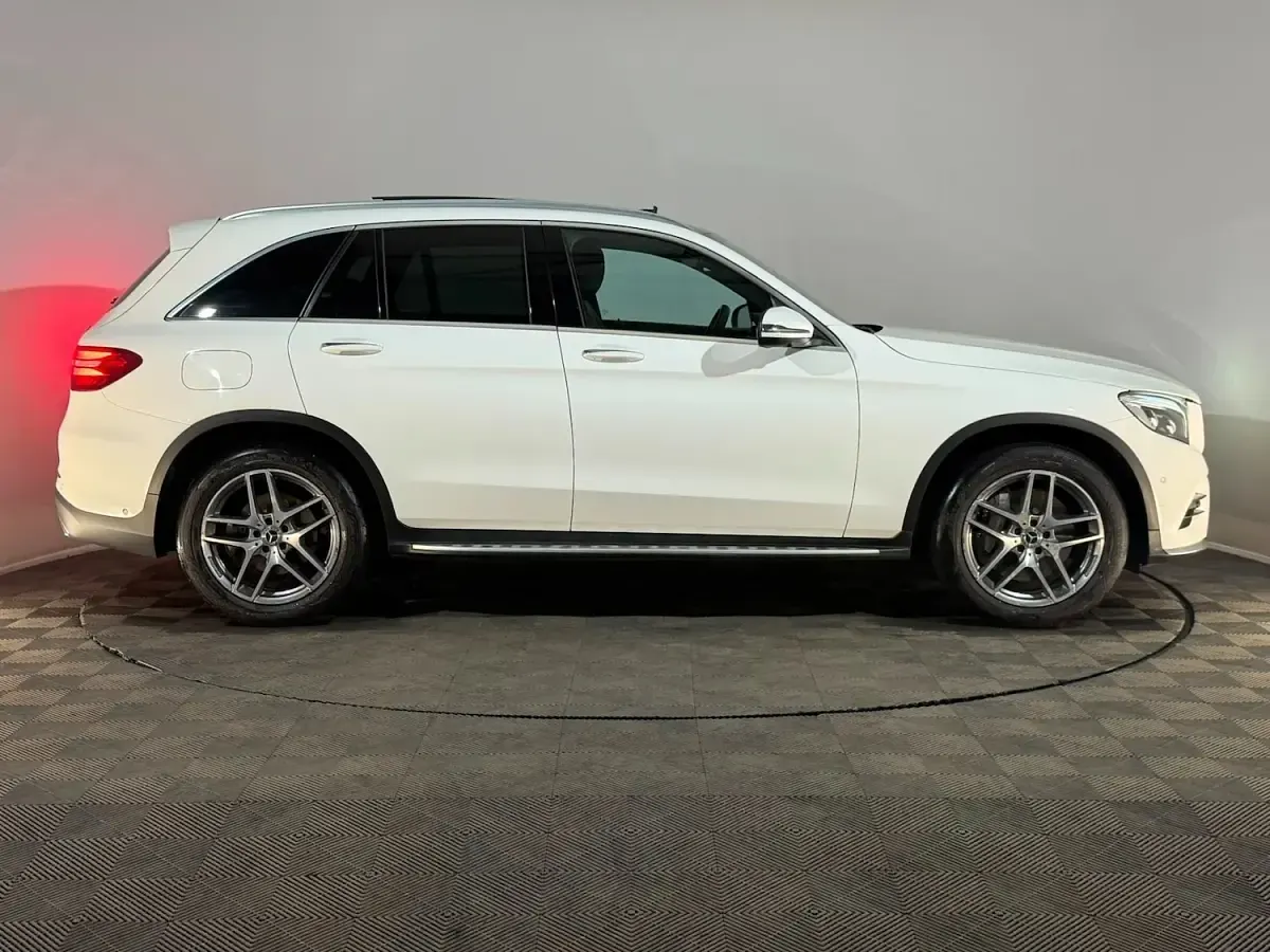 Used Mercedes GLC250 AMG line 205 HP (150 kW) 2017 White SUV