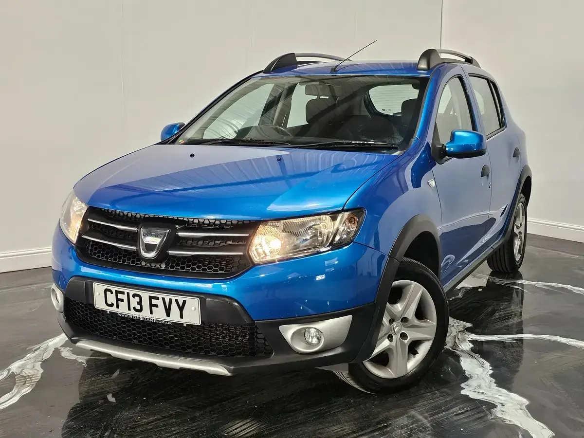 Used Dacia Sandero Lauréate 90 HP (66 kW) 2013 Blue Hatchback