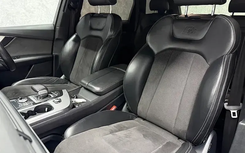 Used Audi Q7 S-Line 218 HP (160 kW) 2015 Black SUV