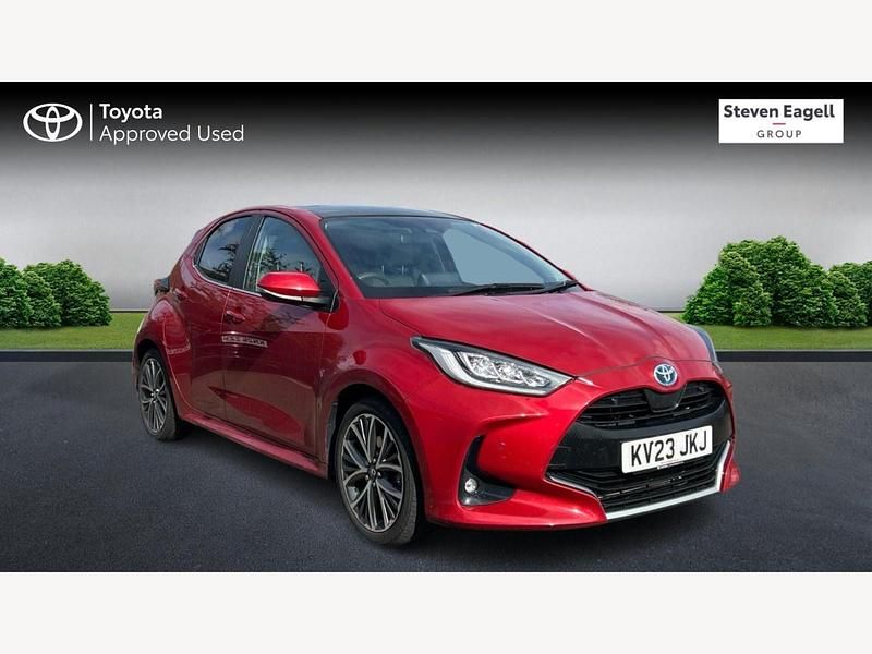 Used Toyota Yaris Hybrid 116 HP (85 kW) 2023 Red Hatchback