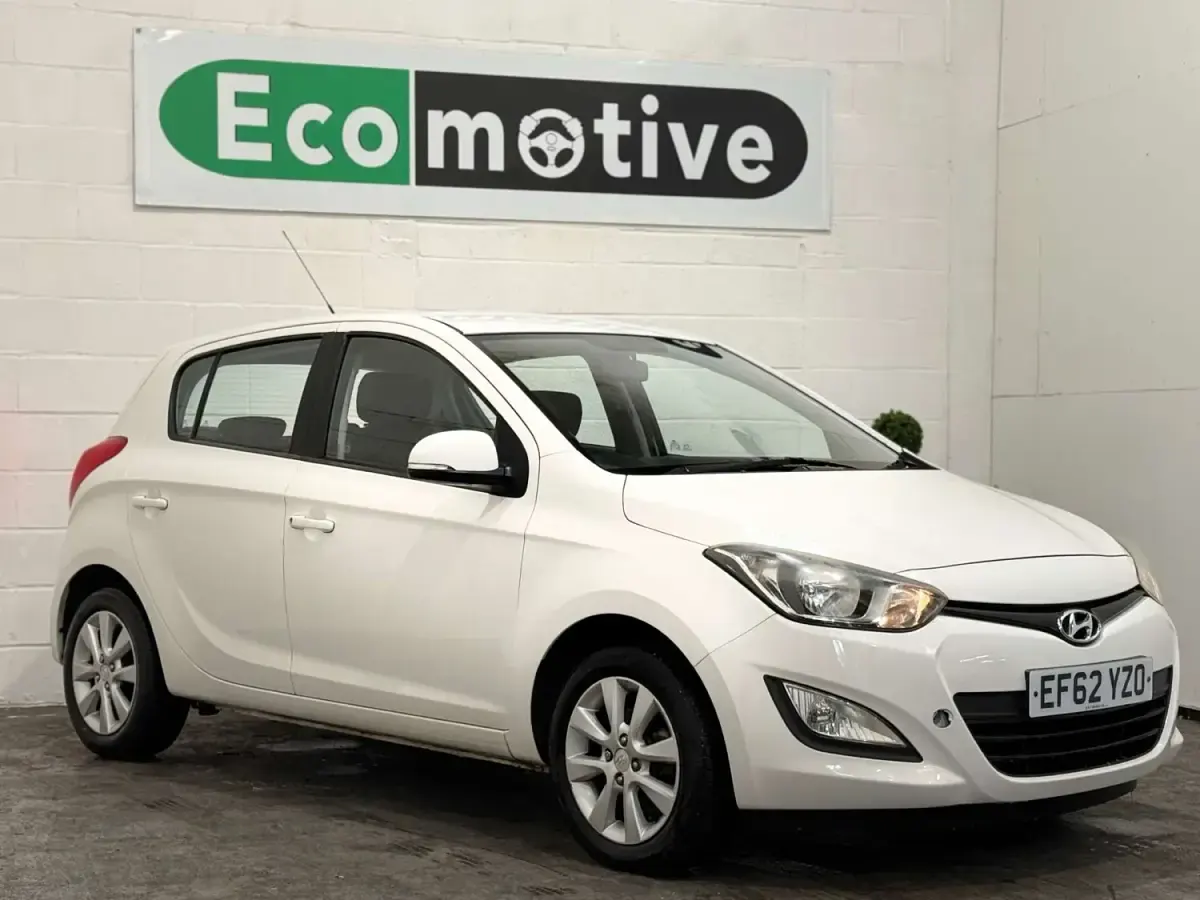 Begagnad Hyundai i20 Active 85 HK (62 kW) 2012 Vit Halvkombi