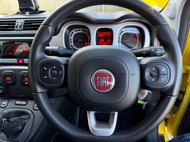Used Fiat Panda Cross Cross 90 HP (66 kW) 2020 Yellow Hatchback