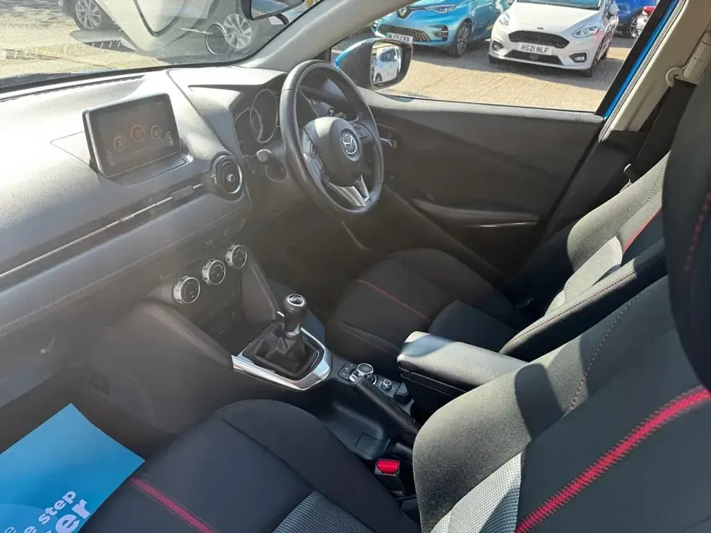 Used Mazda 2 Inclusive 90 HP (66 kW) 2015 Blue Hatchback