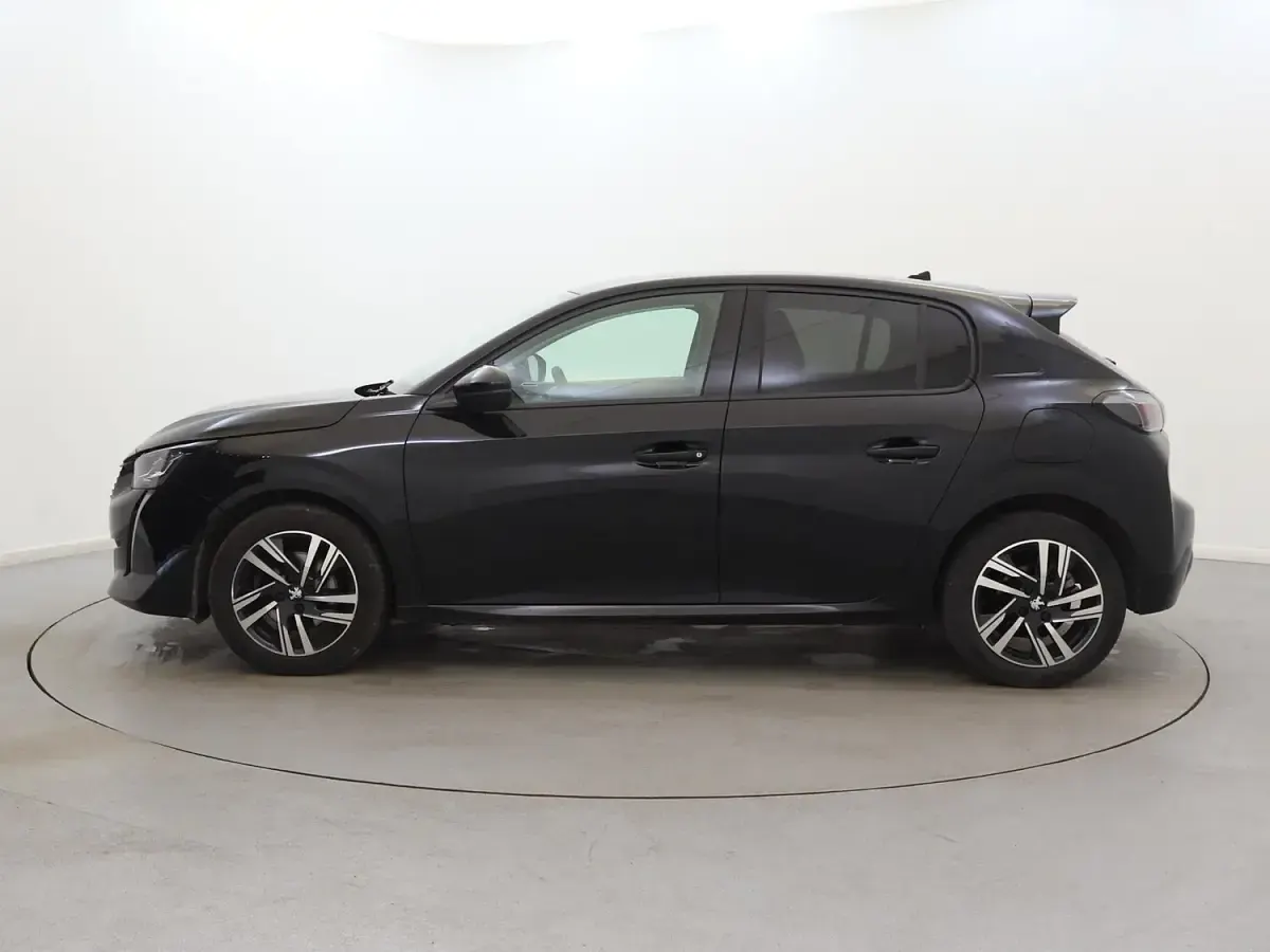 Used Peugeot 208 Allure+ 100 HP (73 kW) 2023 Black Hatchback