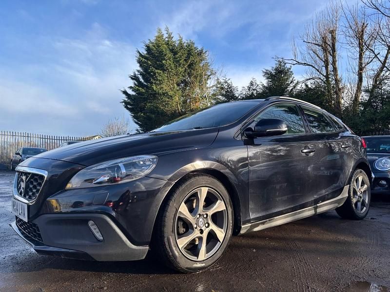 Used Volvo V40 2014 Black Hatchback