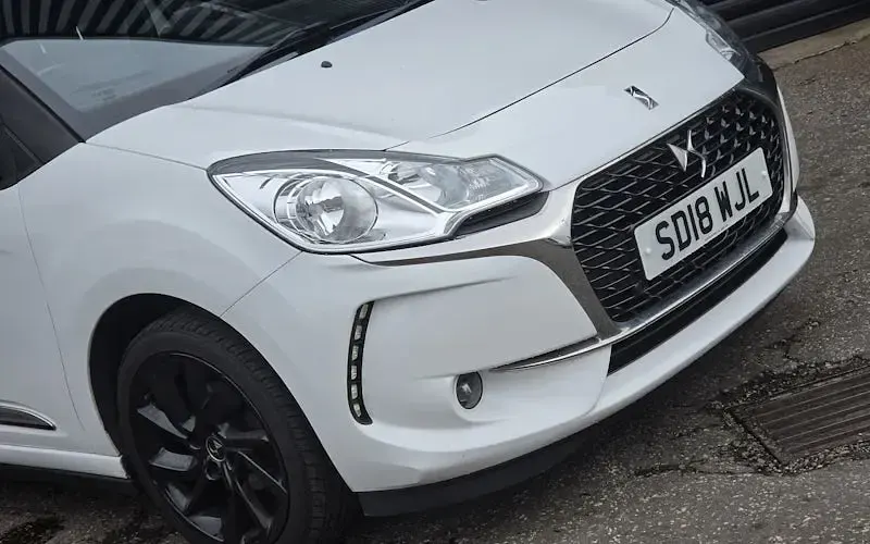Used DS Automobiles DS3 Connected Chic 82 HP (60 kW) 2018 White Hatchback