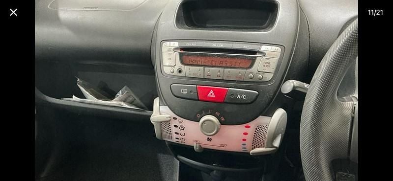 Used Peugeot 107 Active 68 HP (50 kW) 2013 White Hatchback