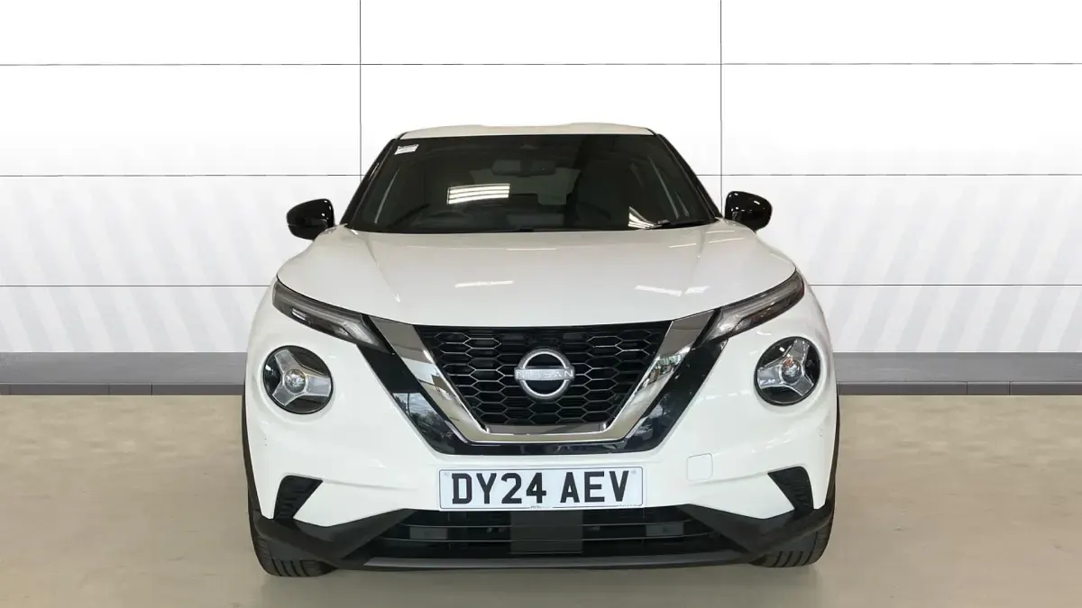 Used Nissan Juke N-Connecta 114 HP (83 kW) 2023 White SUV