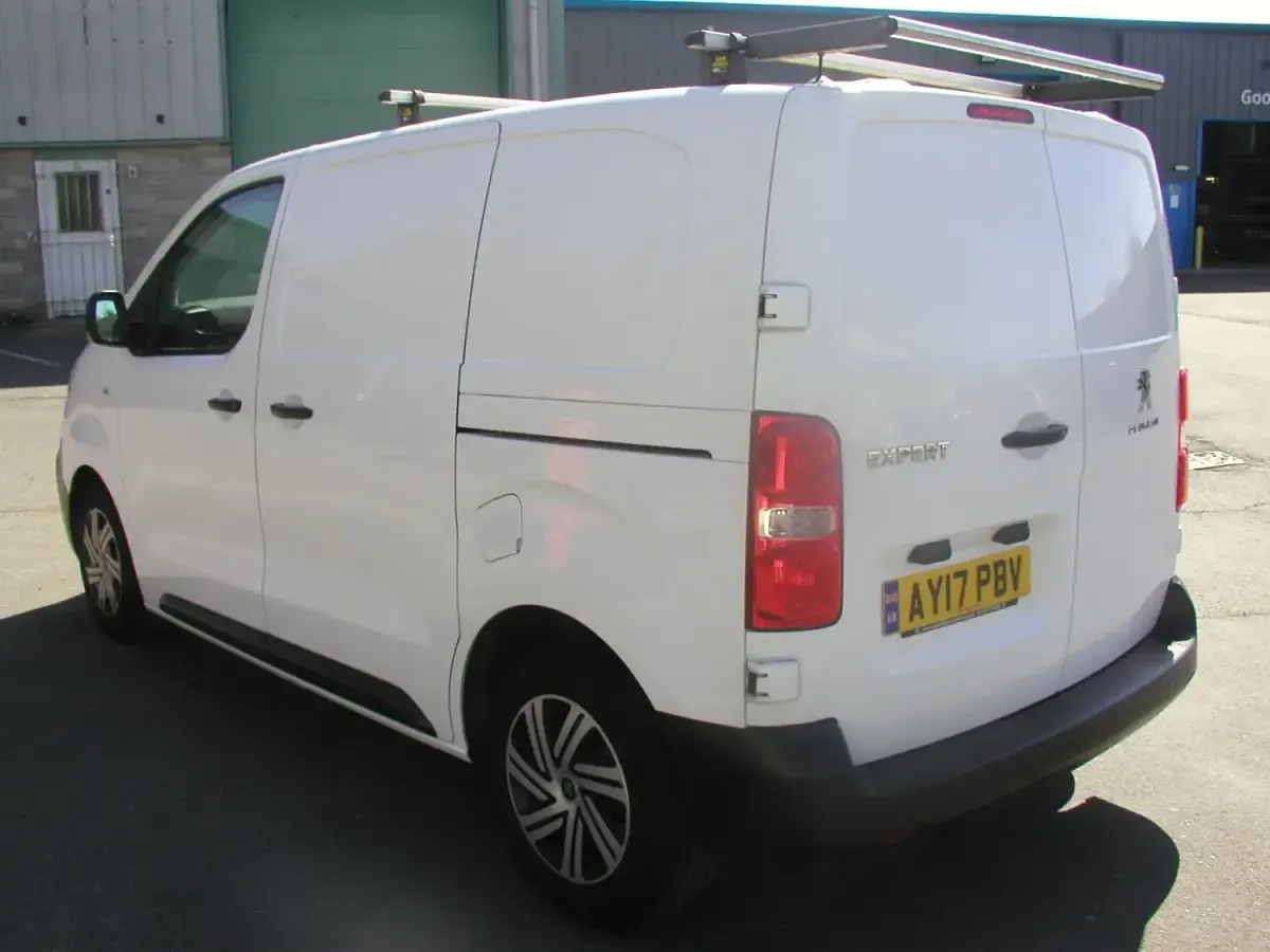 Gebraucht Peugeot Expert 2017 Weiß Van