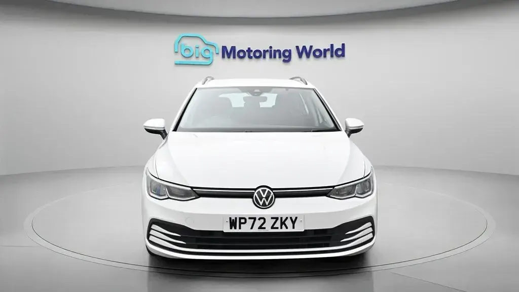 Used VW Golf VIII S 130 HP (95 kW) 2023 White Estate