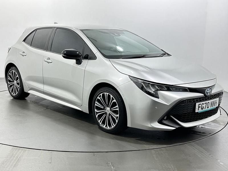Used Toyota Corolla Design 184 HP (135 kW) 2020 Silver Hatchback