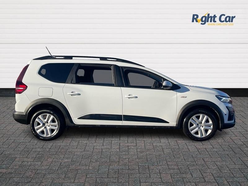 Used Dacia Jogger Expression 110 HP (80 kW) 2023 White MPV