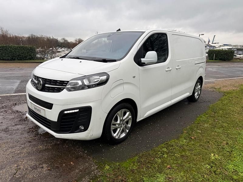 Used Vauxhall Vivaro Elite 100 kW (136 HP) 2021 White MPV
