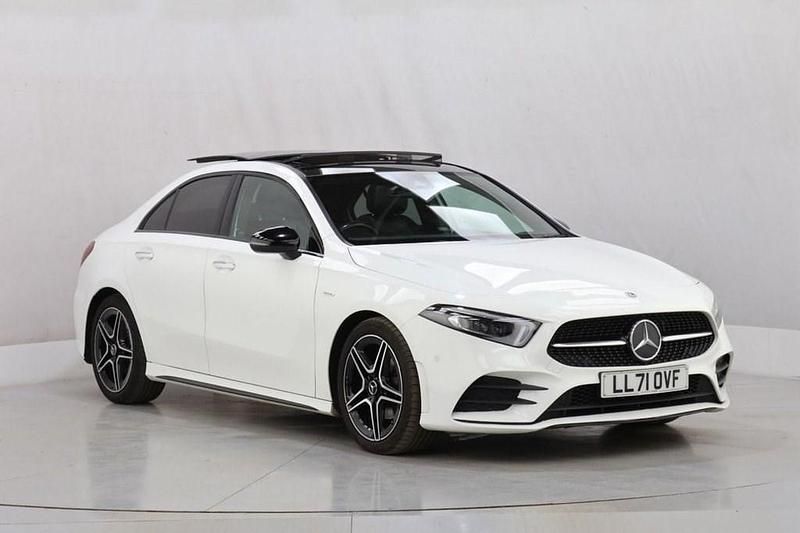 Used Mercedes A200 AMG Line Premium Plus 163 HP (119 kW) 2021 White Sedan