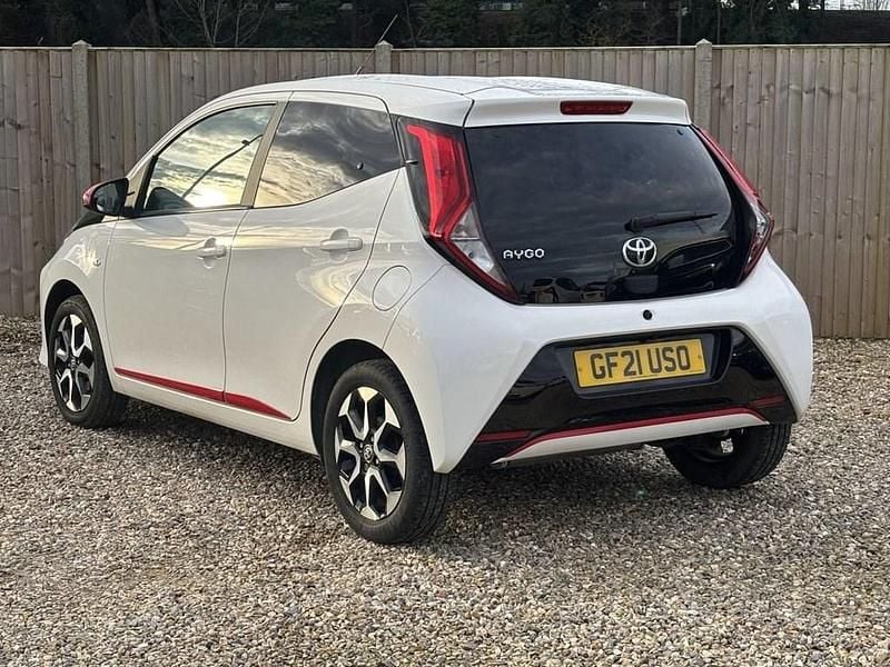 Used Toyota Aygo Trend 72 HP (52 kW) 2021 White Hatchback