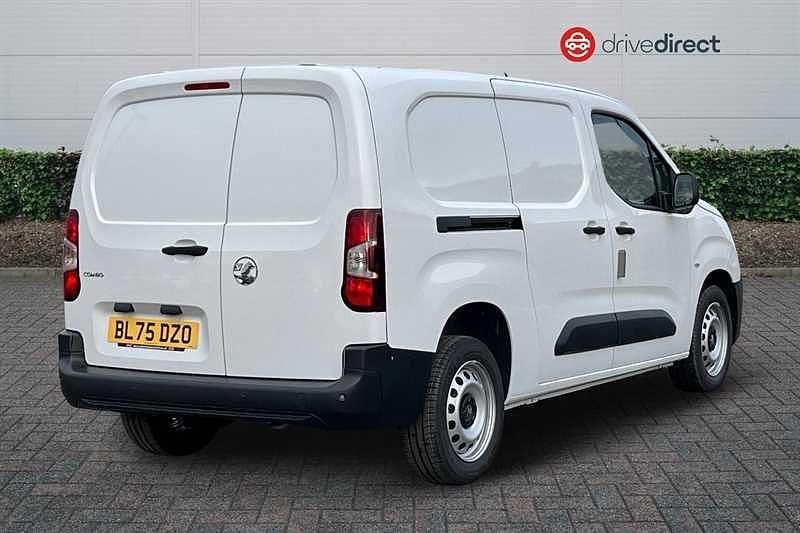 New Vauxhall Combo S 100 HP (73 kW) 2025 White MPV