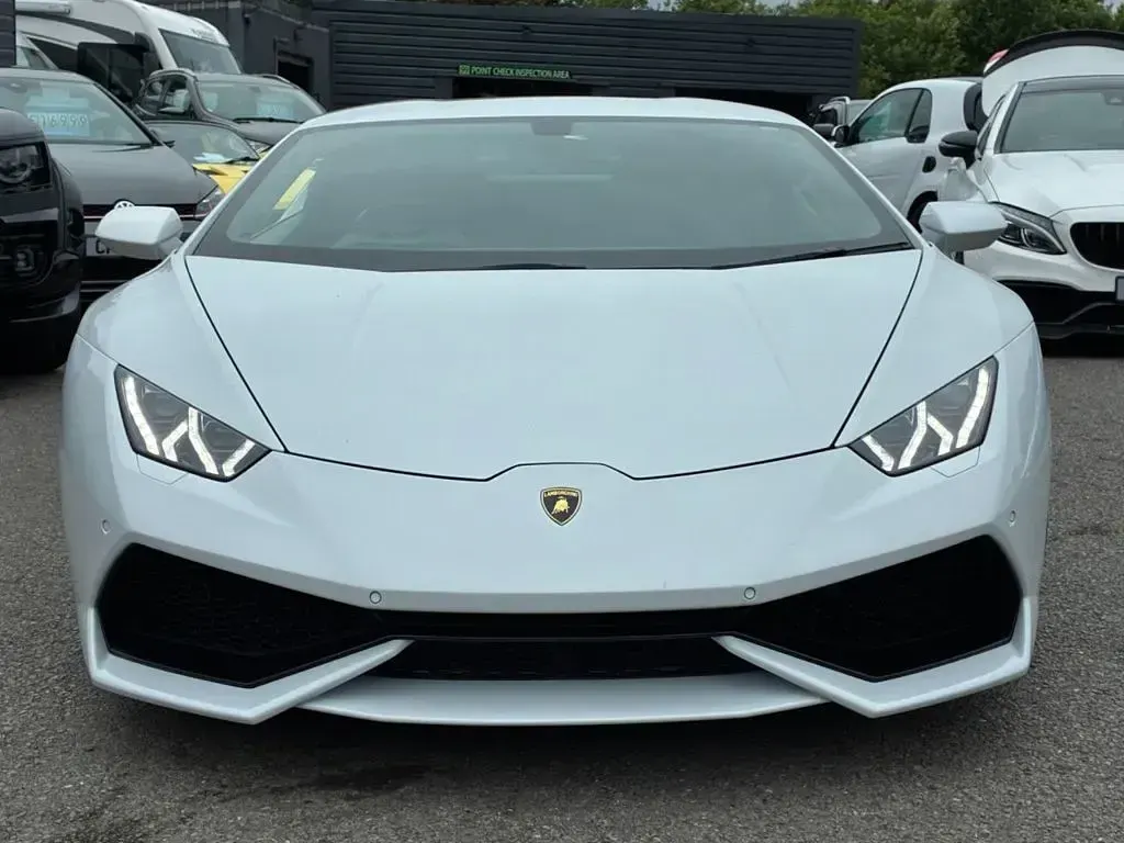 Used Lamborghini Huracán 610 HP (448 kW) 2015 White Coupe