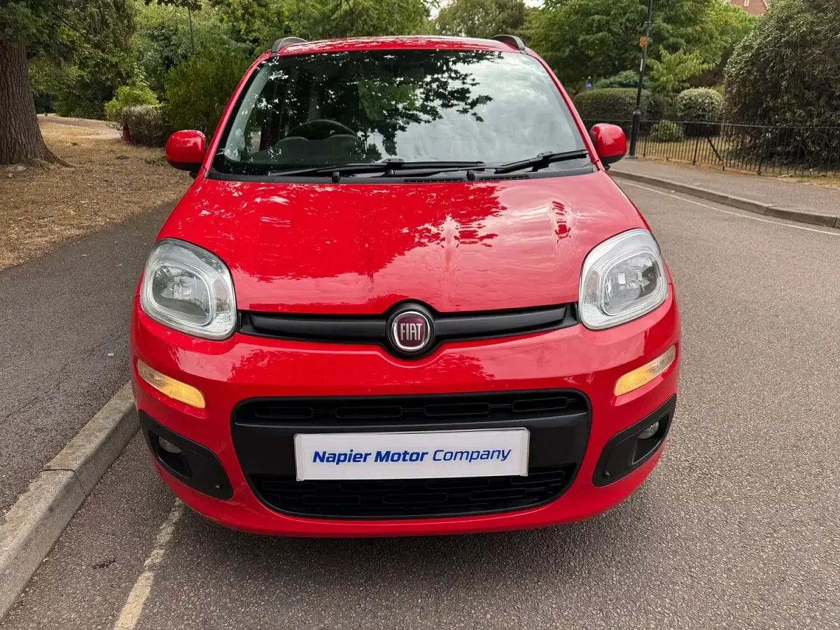 Used Fiat Panda Lounge 69 HP (50 kW) 2016 Red Hatchback