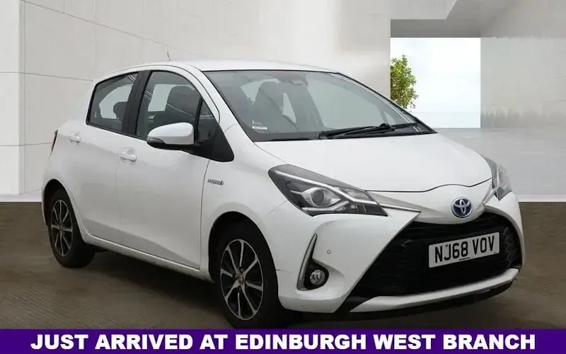 Used Toyota Yaris Hybrid 101 HP (74 kW) 2019 Hatchback