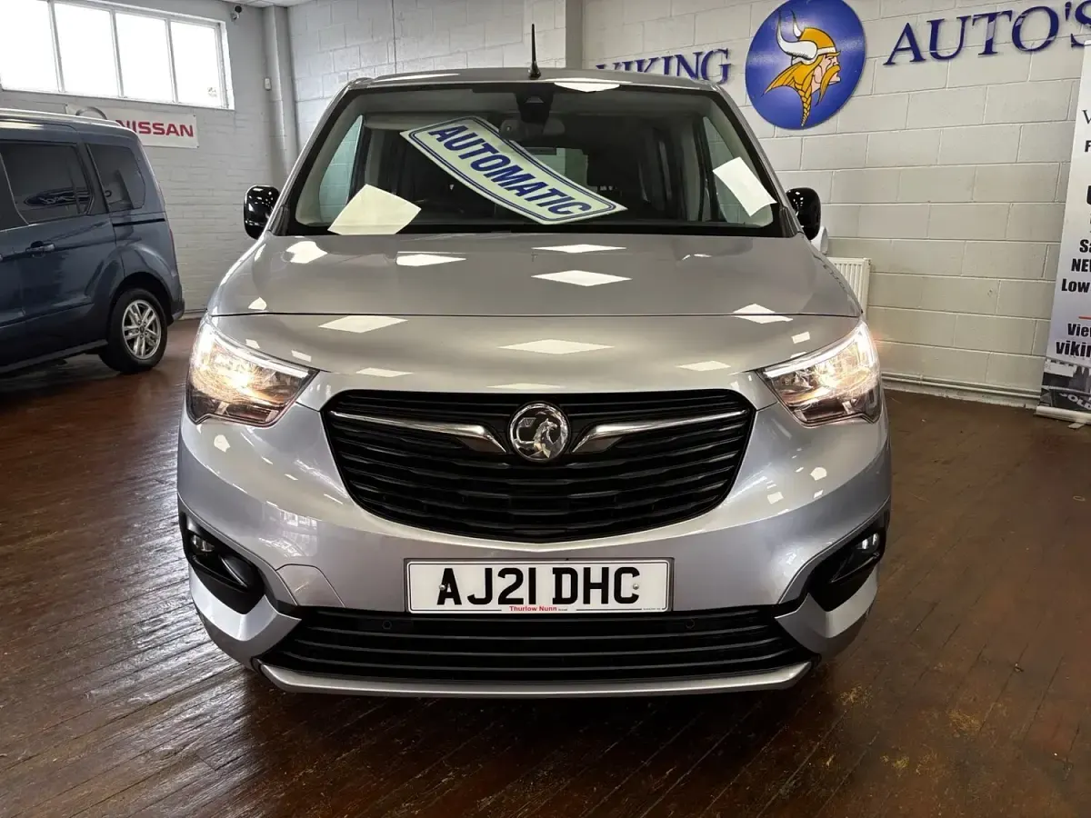 Used Vauxhall Combo 130 HP (95 kW) 2021 Grey MPV