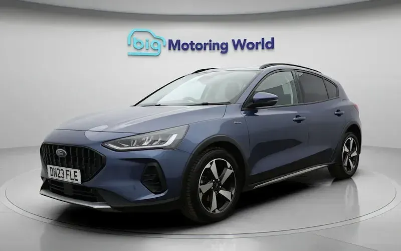 Used Ford Focus Active 125 HP (91 kW) 2023 Blue Hatchback