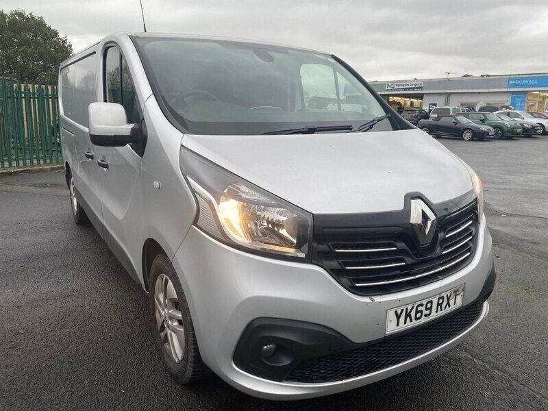 Silver Used 2019 Renault Trafic Van | £11,000 (Fair price) - Image 1/4