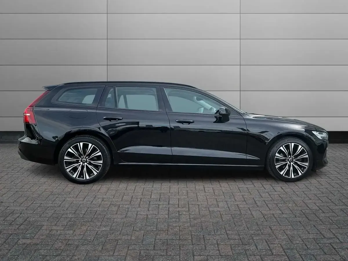 Used Volvo V60 Core 161 HP (118 kW) 2023 Estate