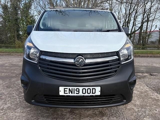 Used Vauxhall Vivaro 120 HP (88 kW) 2019 White MPV