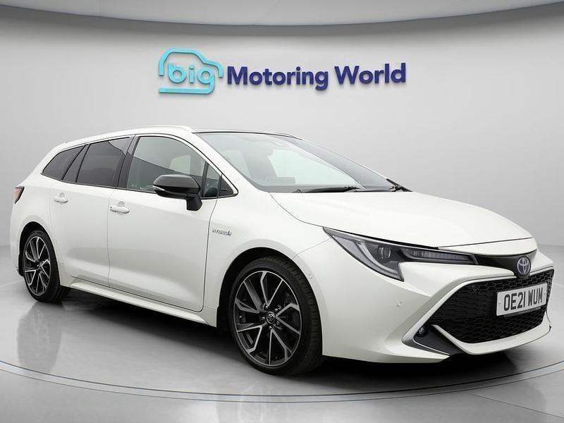 White Used 2021 Toyota Corolla Estate | £19,500 (Good price) - Image 1/4