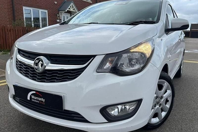 Used Vauxhall Viva 75 HP (55 kW) 2016 White Hatchback