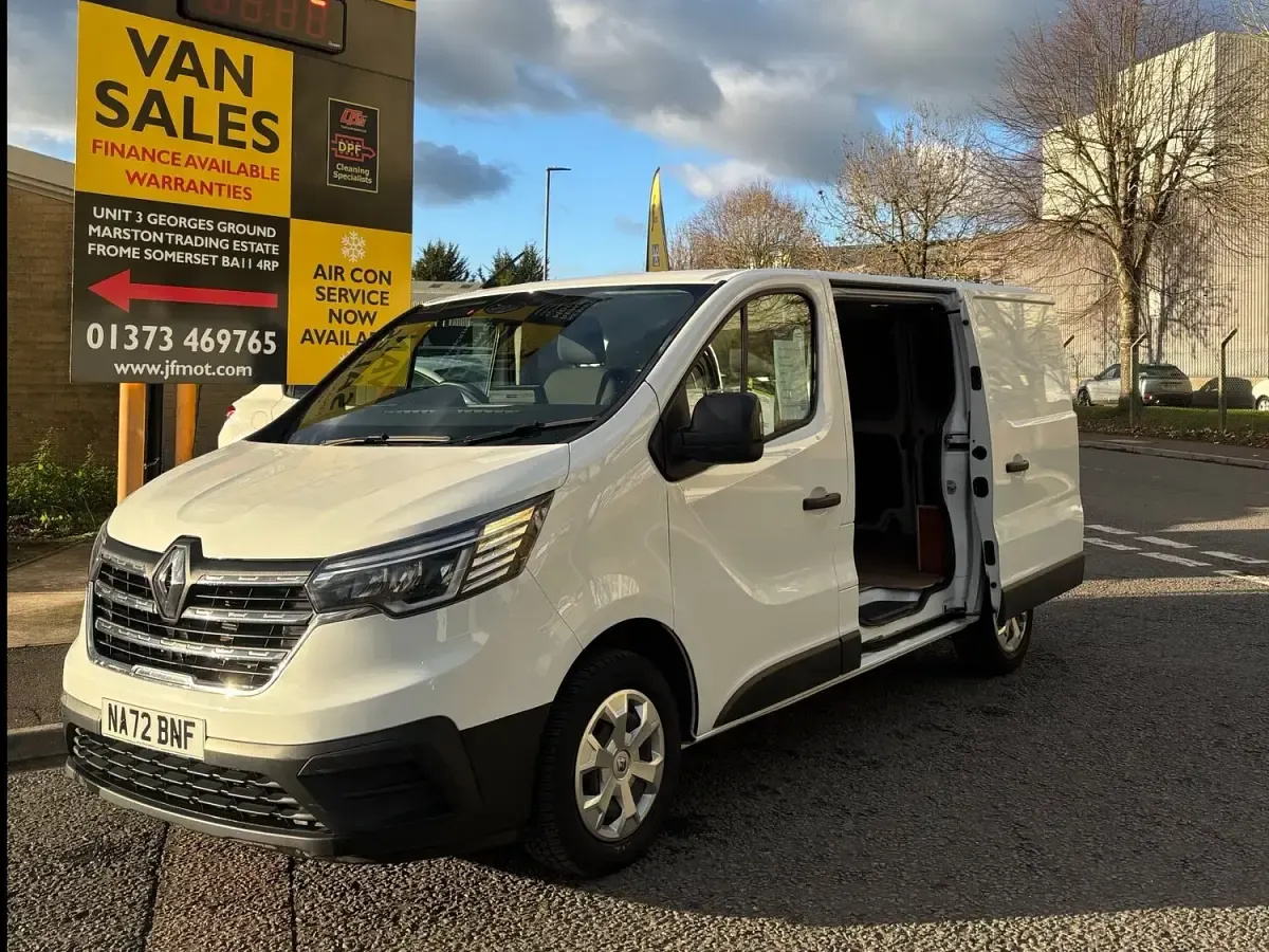 Used Renault Trafic Business 2022 White MPV