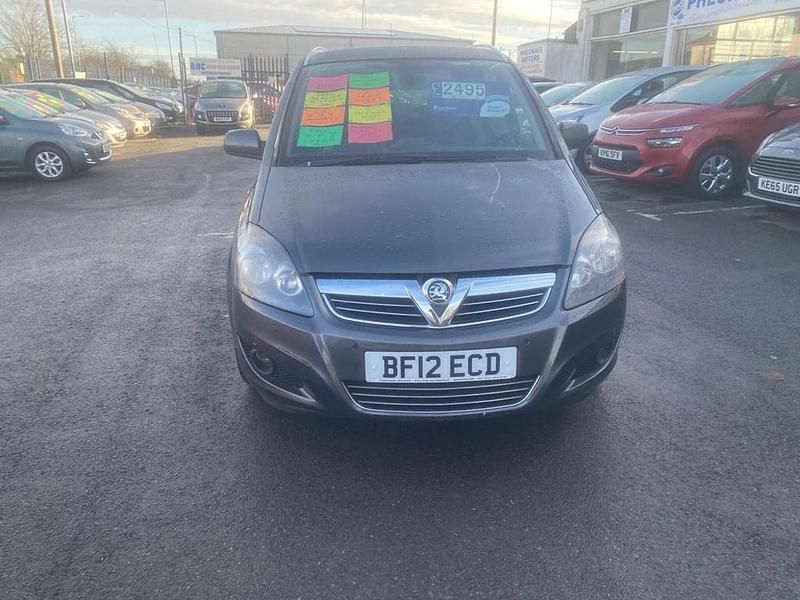 Second-hand Vauxhall Zafira Design Edition 115 CP (84 kW) 2012 Gri Monovolum
