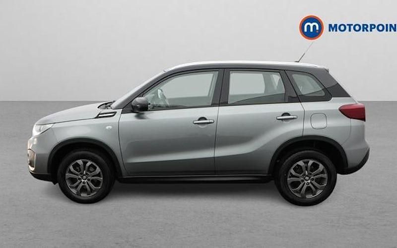 Käytetty Suzuki Vitara SZ4 129 HP (94 kW) 2021 Harmaa Katumaasturi