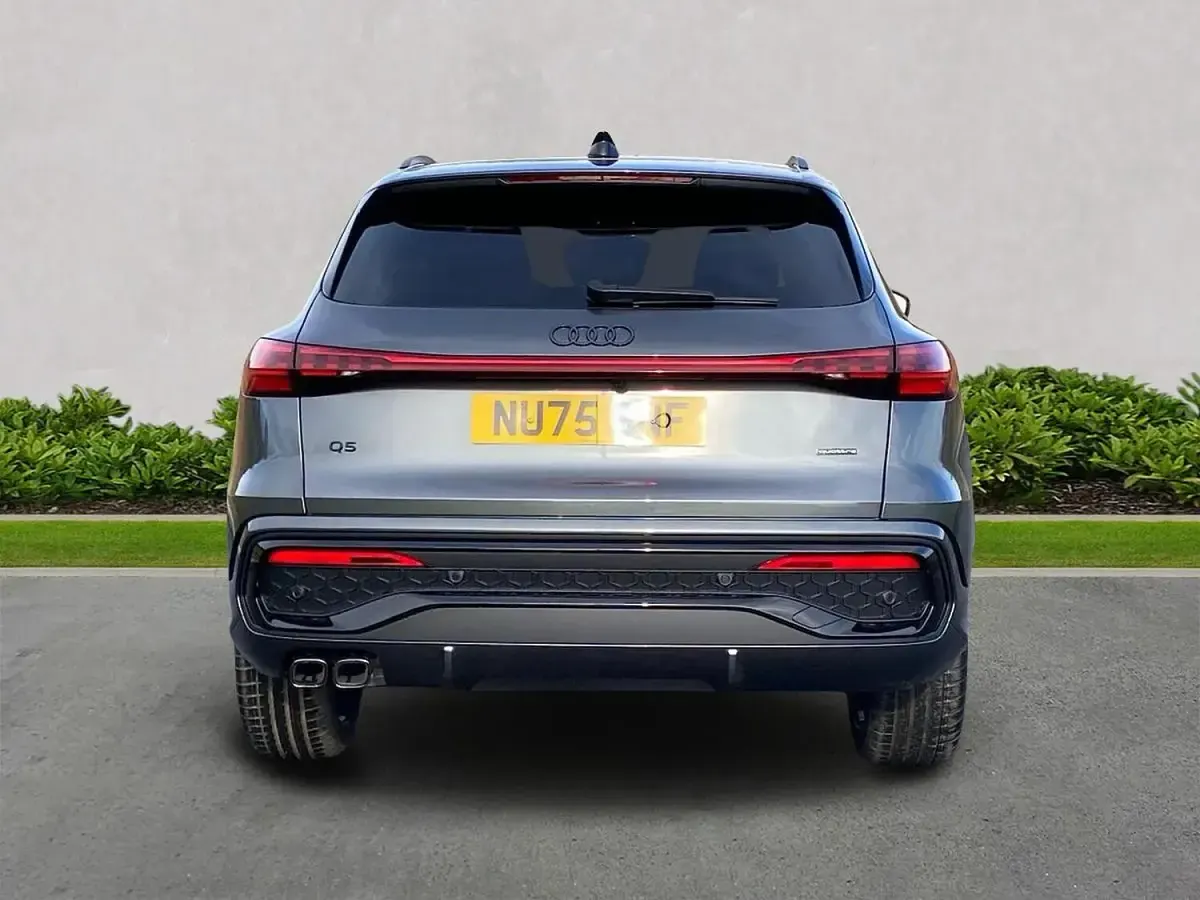 Used Audi Q5 Advanced 204 HP (150 kW) 2025 Grey SUV