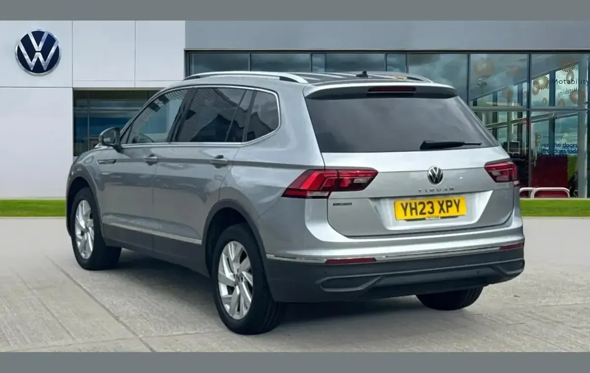 Used VW Tiguan Allspace Life 150 HP (110 kW) 2023 Silver SUV