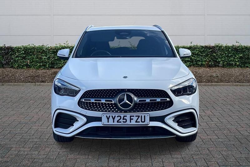 Used Mercedes GLA200 Executive 163 HP (119 kW) 2025 White SUV