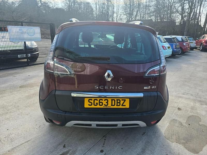 Used Renault Scénic III Bose Edition 110 HP (80 kW) 2013 Red MPV