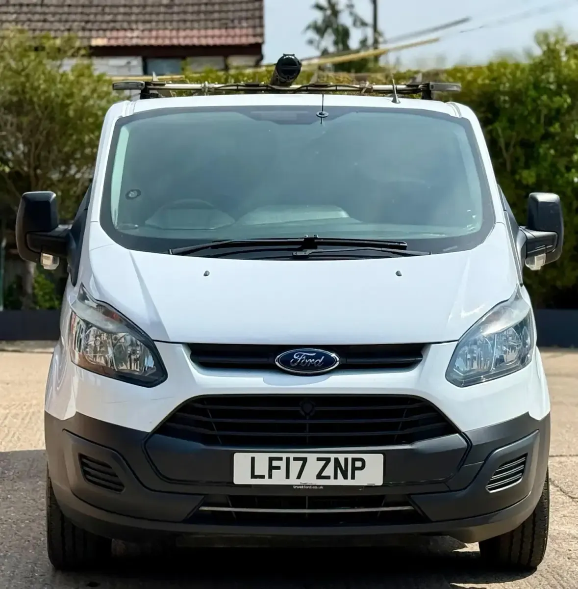 Used Ford Transit Custom 105 HP (77 kW) 2017 White Van
